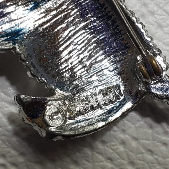 Sarah Coventry Dog Brooch - Picture 3 of 3